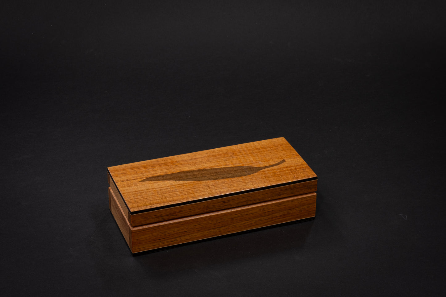 Gum Leaf Inlayed Pen Box